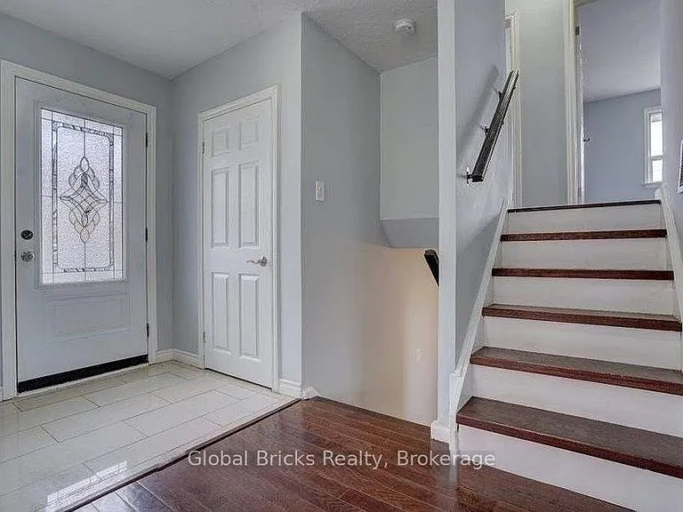 77 Milford Haven Dr E — Photo 4