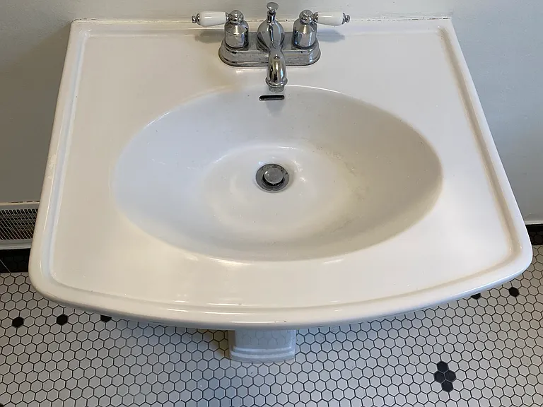PEDESTAL SINK