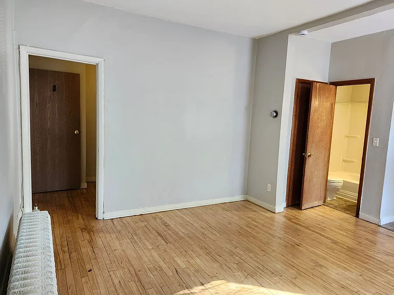 1552 Edmund Ave — Photo 3