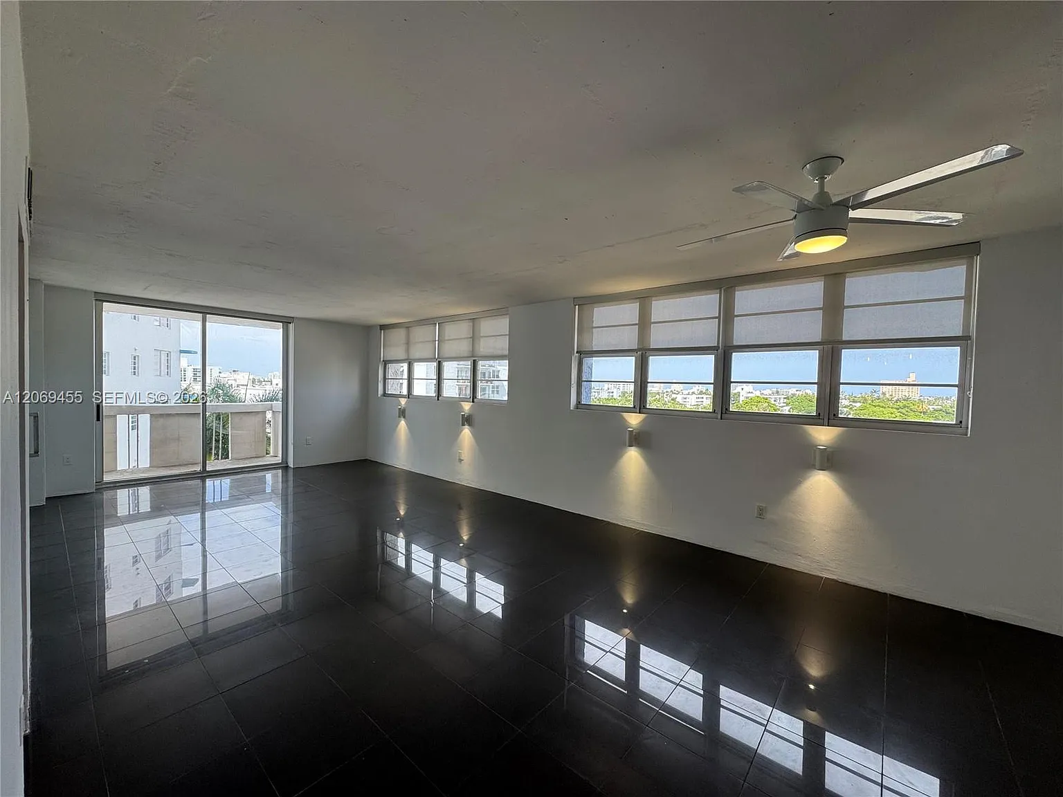 South Bay Club Condo — Photo 2