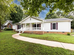 2801 Windsor Chase Dr, Matthews, NC 28105