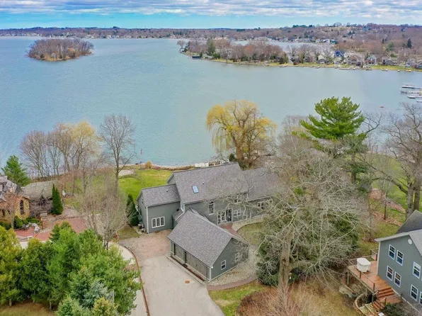 W277N3016 Rocky Point ROAD, Pewaukee, WI 53072