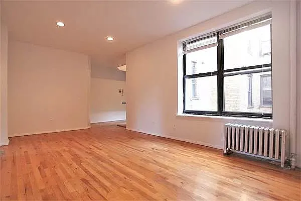 Rented by Metropolitan Property Group | media 13