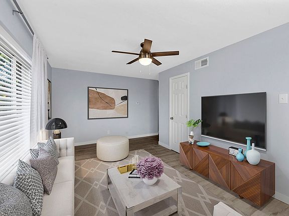 3rd image of 7201-05 Gravois Rd #1S