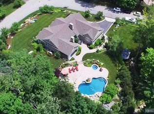 46 Tam O Shanter Dr, Mahwah, NJ