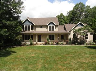 5061 Sherman Wood Dr, Kent, OH 44240