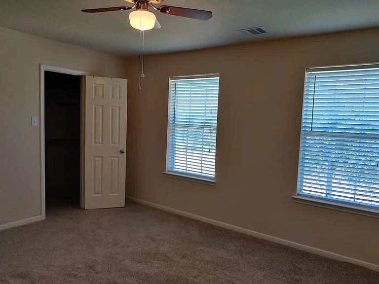 3922 Camden Fields Ln — Photo 26