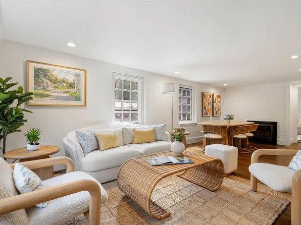 21 Branch St, Boston, MA 02108