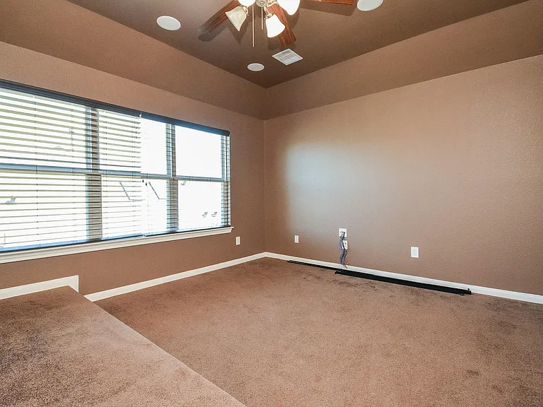 6403 Edinburgh Ct — Photo 22
