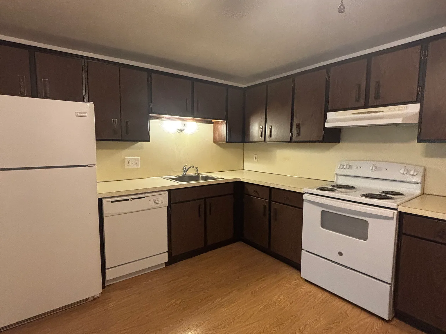 Governor Weare Apartments — Photo 3