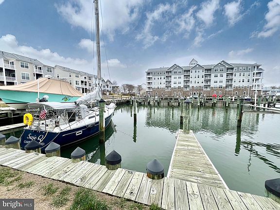 3rd image of 322 Shipyard Dr #82
