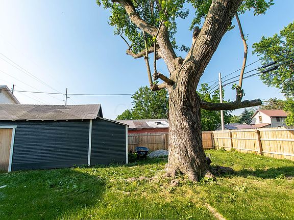 5th image of 576 Uncapher Ave