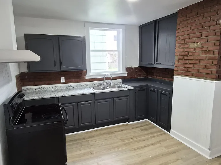 323 5th Ave #1 — Photo 7