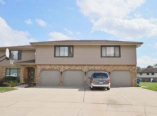 321 Dee Ct APT B, Bloomingdale, IL 60108