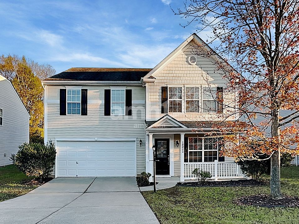 1st image of 15211 Edgewater Forest Ln