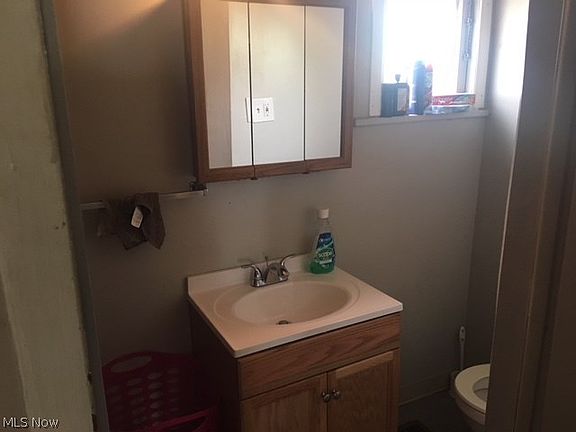 5th image of 6819-6821 Gertrude Ave