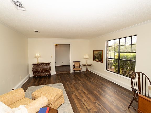 3rd image of 410 Highland Dr