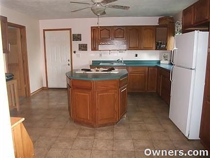 Spacious Kitchen, room for multiple cooks