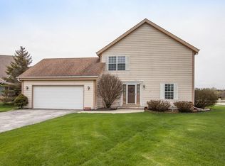 N27W26443 Christian Ct E, Pewaukee, WI 53072