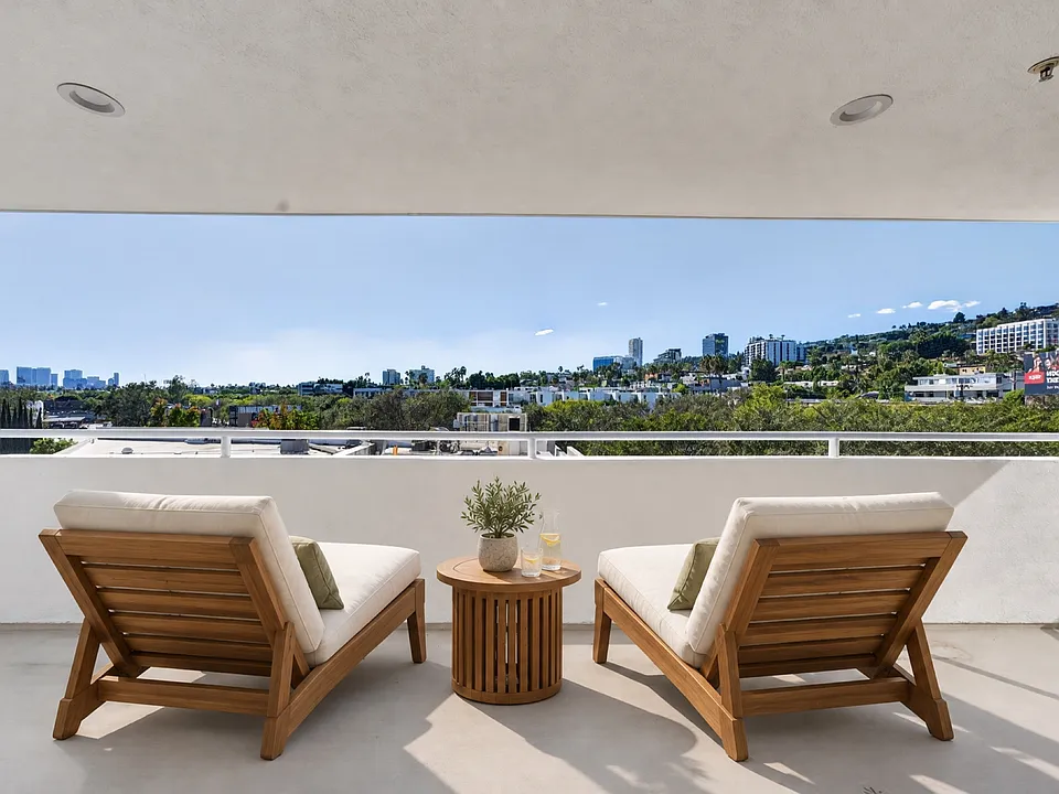 8704 Santa Monica Blvd #Penthouse 3