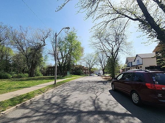 4th image of 2708 Campbell St