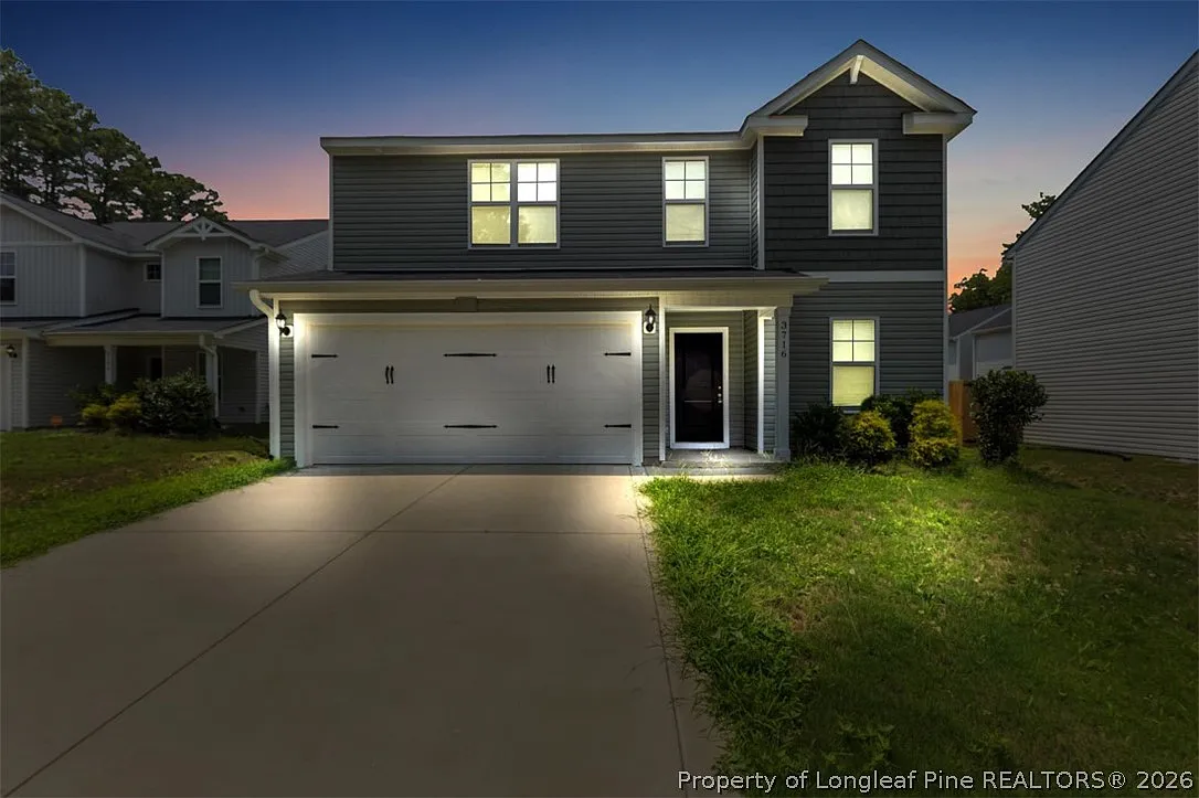 4 bed, 2.5 bath, 2200 sqft, $2,250 — Photo 1