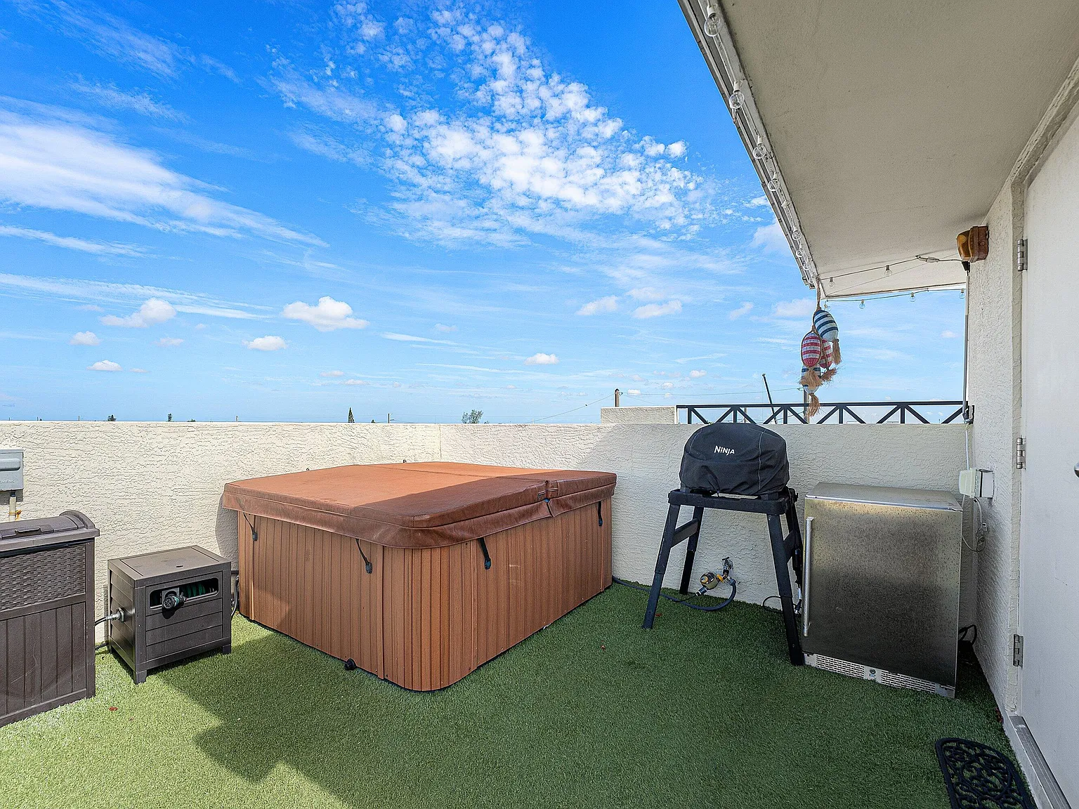 2 bed, 2.0 bath, 1400 sqft, $12,500 — Photo 3