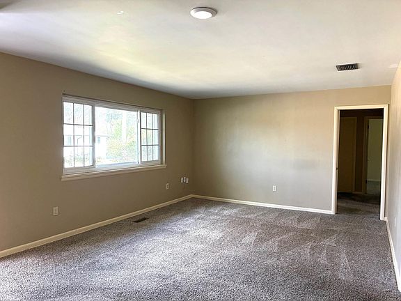 5th image of 406 Highhill Rd