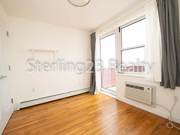 5th image of 25-50 Crescent St #5FF