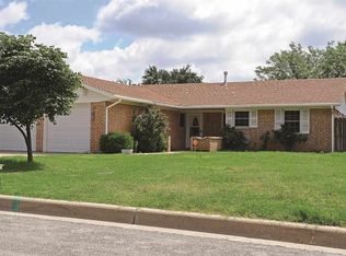 2329 NW 76th St, Lawton, OK 73505