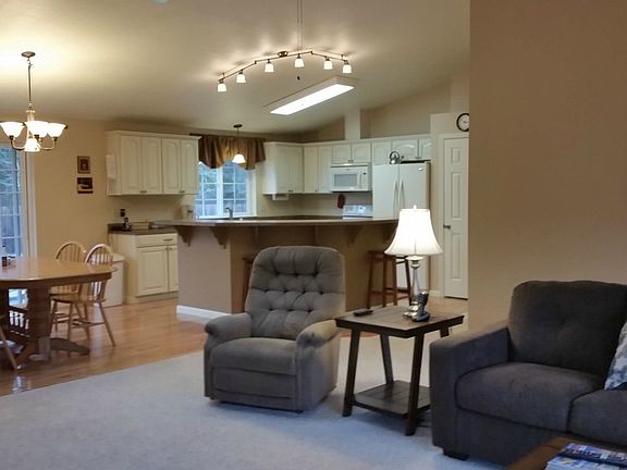 3rd image of 10443 Shermer Ln SE