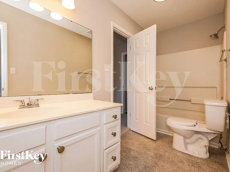 13835 Poppleton Ct — Photo 13
