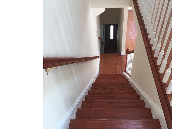 5th image of 2200 Montrose St