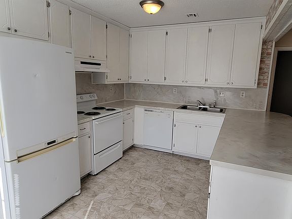 5th image of 416 Glade Park Dr