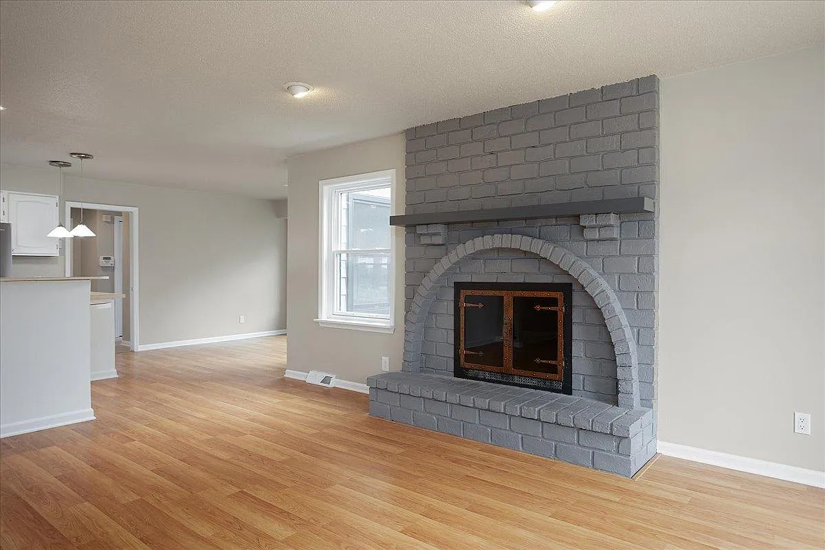 4 bed, 2800 sqft, $3,500 — Photo 4