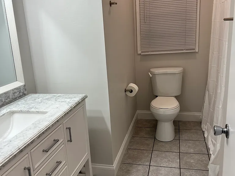2605 Hathaway Dr — Photo 4