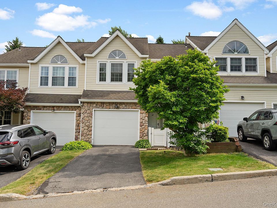 1st image of 27 Spruce Ridge Drive