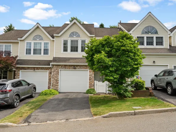 27 Spruce Ridge Drive, Fishkill, NY 12524