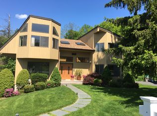 9 Deer Run, Rye Brook, NY 10573
