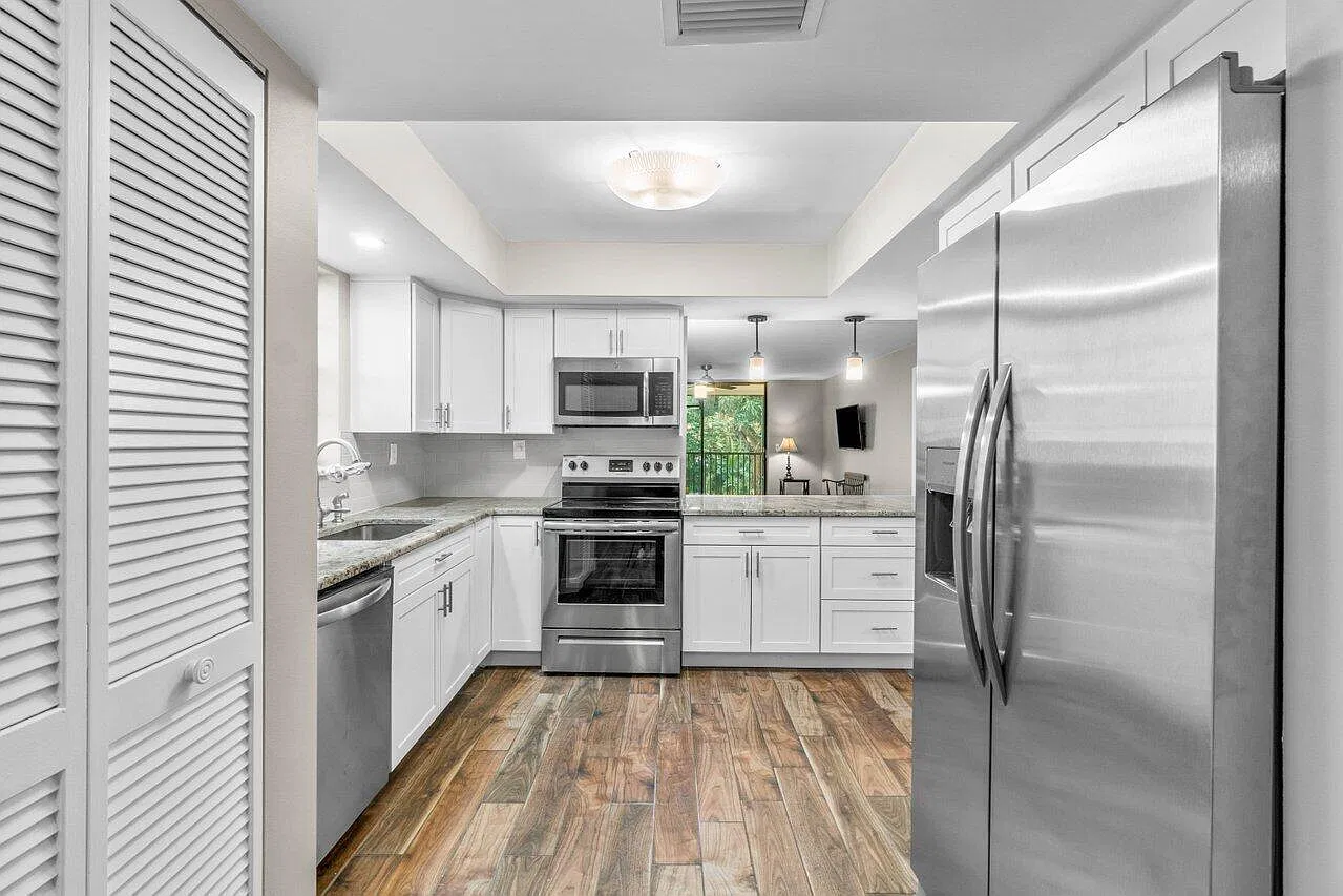 2 bed, 2.0 bath, 1243 sqft, $2,500 — Photo 3