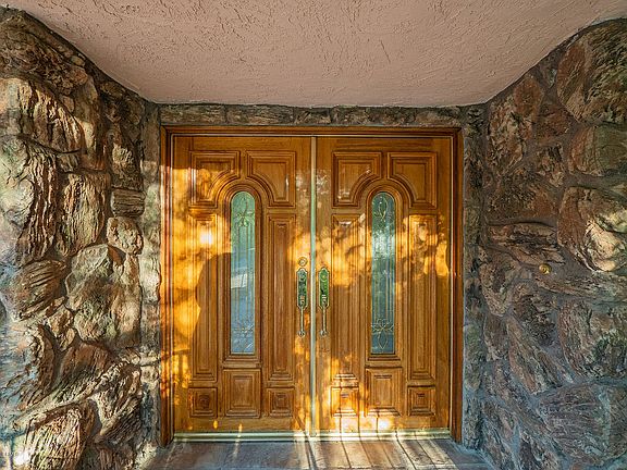 4th image of 2640 Kennington Dr