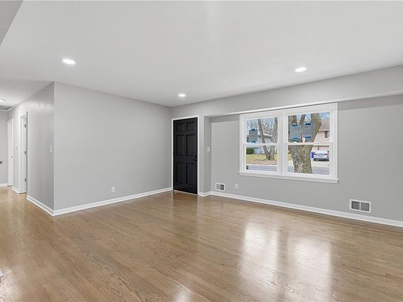 5th image of 13413 Lowell Ave