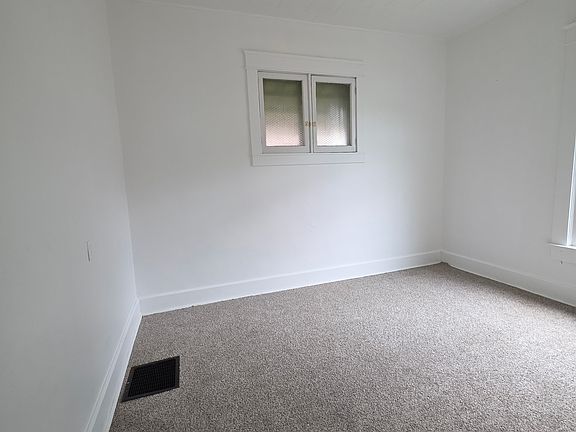 5th image of 141 Beulah Ave
