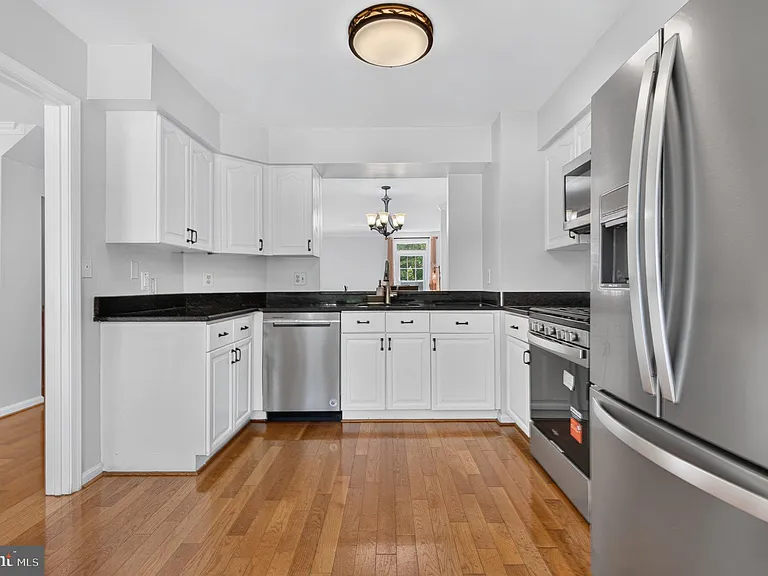 7259 Worsley Way — Photo 8