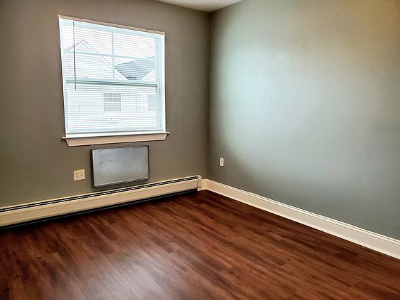 5th image of 105A Dolphin Ct