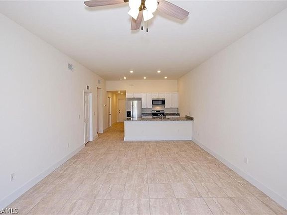 4th image of 236/238 NE 16th Place Cpe