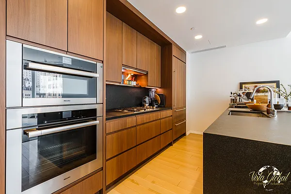 Rented by Vista Global Property Solutions | media 10