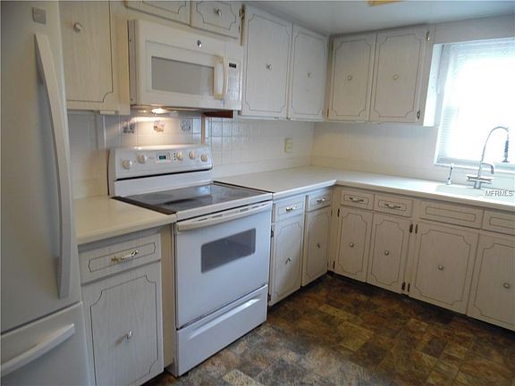 3rd image of 1672 Lake Ave Unit 8