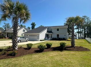 326 Lake Shore Dr, Elizabethtown, NC 28337