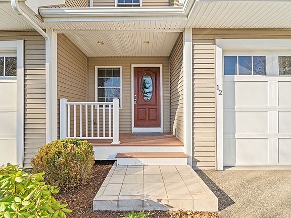 2nd image of 215 Rangeway Rd #12